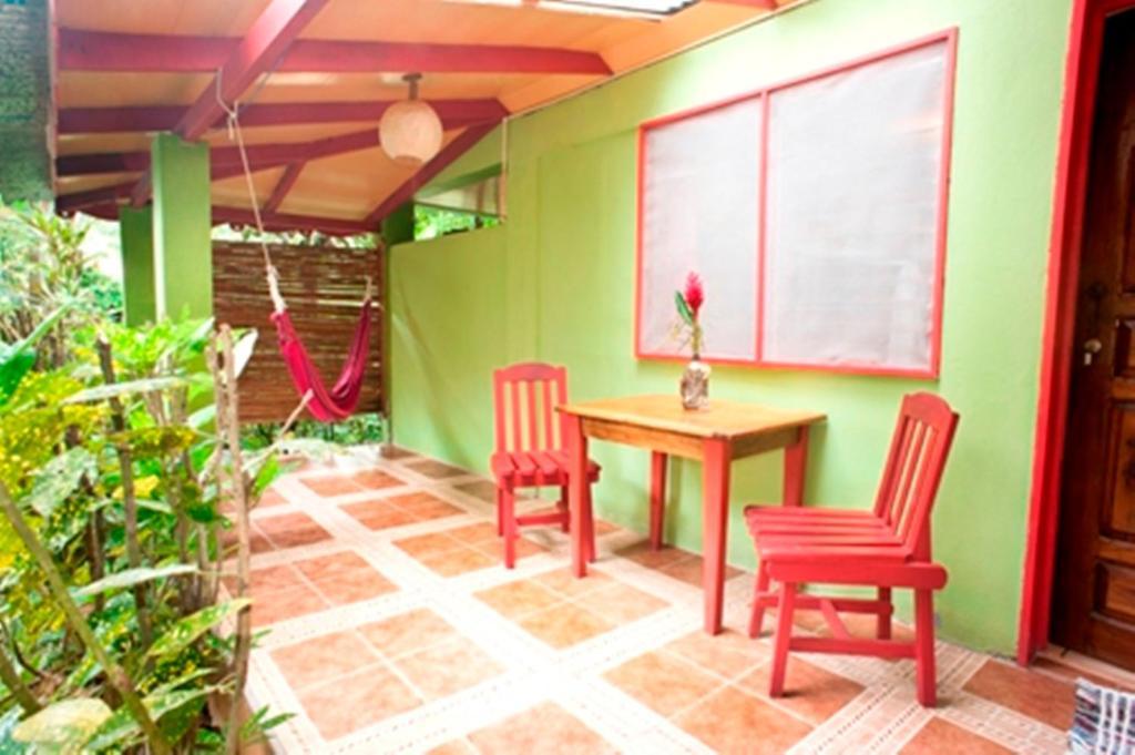 Blue Conga Hotel Puerto Viejo de Talamanca Exterior photo
